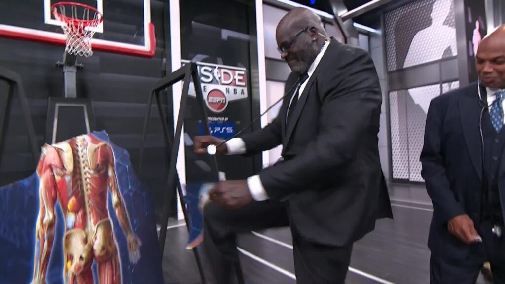 Shaq destroys the set after Ernie’s anatomy game 🤣 | Inside the NBA